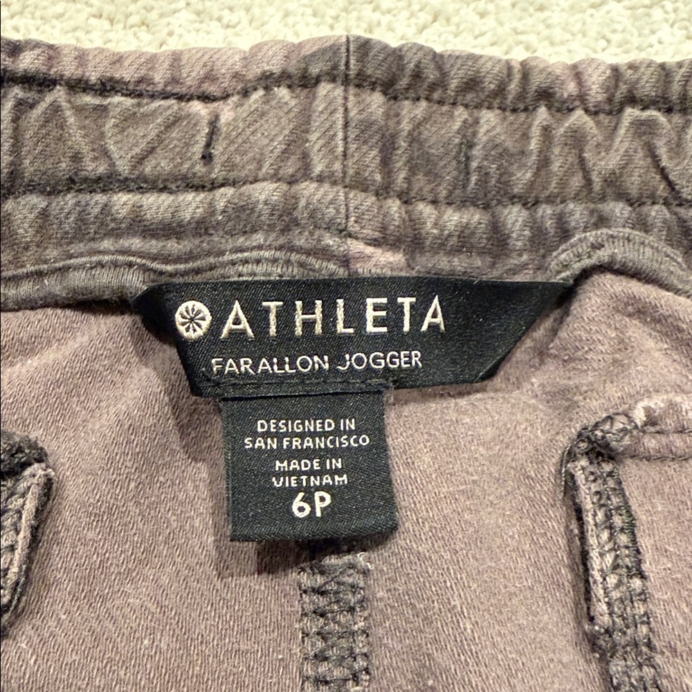 Atheleta Farallon Jogger - Women’s size 6P - Picture 2 of 4